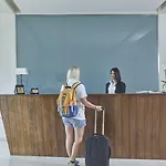 Lucy Otel Chalkís