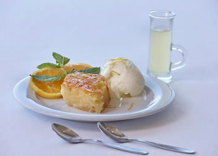 Lucy מלון Chalkís