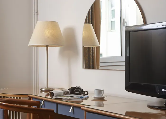 Lucy מלון Chalkís