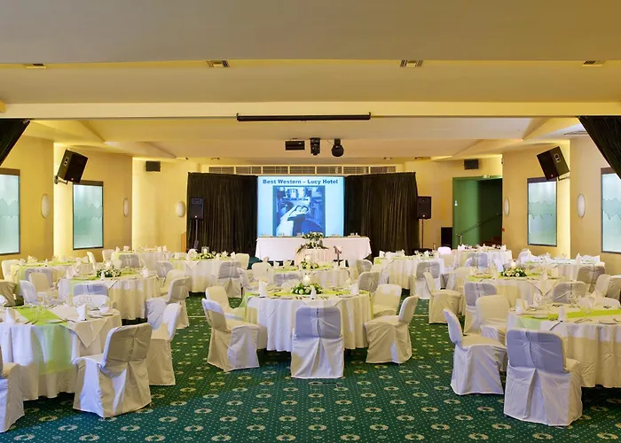 Lucy מלון Chalkís